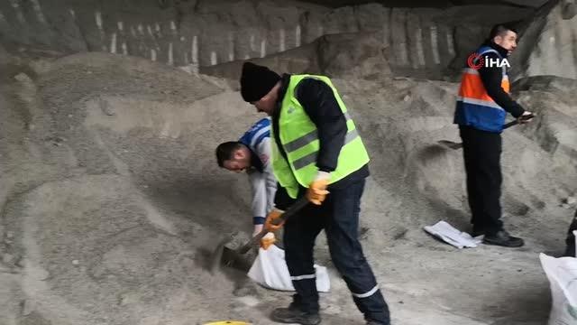 Osmangazi'de ekipler kar ve buzlanmaya karşı 24 saat görev başında