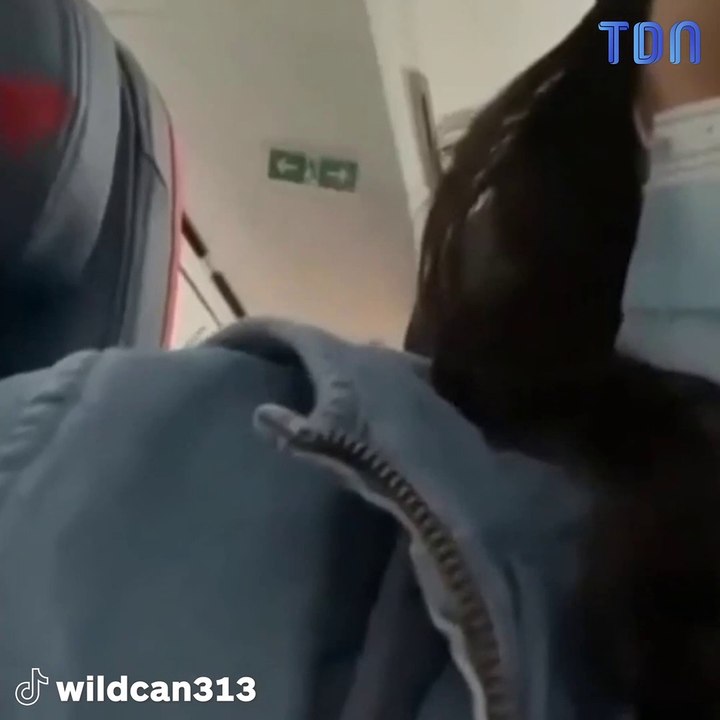 "La beauté, c'est la douleur" - Réactions alors que plusieurs femmes sont incapables de s'asseoir dans un avion après avoir subi une opération des fesses