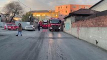 Bayrampaşa'da iş yerinde çıkan yangın itfaiye ekiplerince söndürüldü