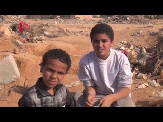 شاب عن رمل "العاشر" ذي الرائحة الطيبة:  "بركة من عند ربنا.. ومخبيه تحت السرير"