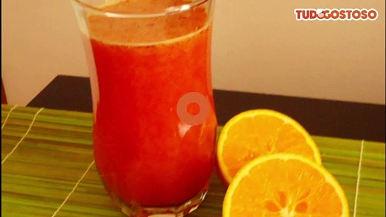 Suco de laranja com morango