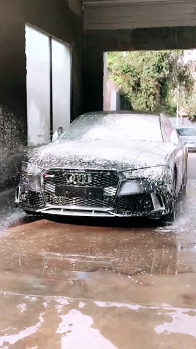 AUDI RS7 BATH TIME