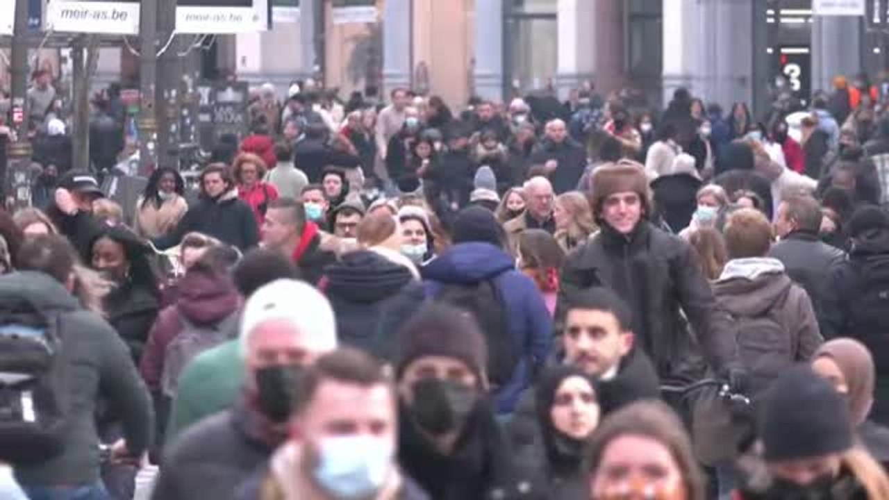 Muchos holandeses realizan en Bélgica sus últimas compras navideñas saltándose las restricciones covid