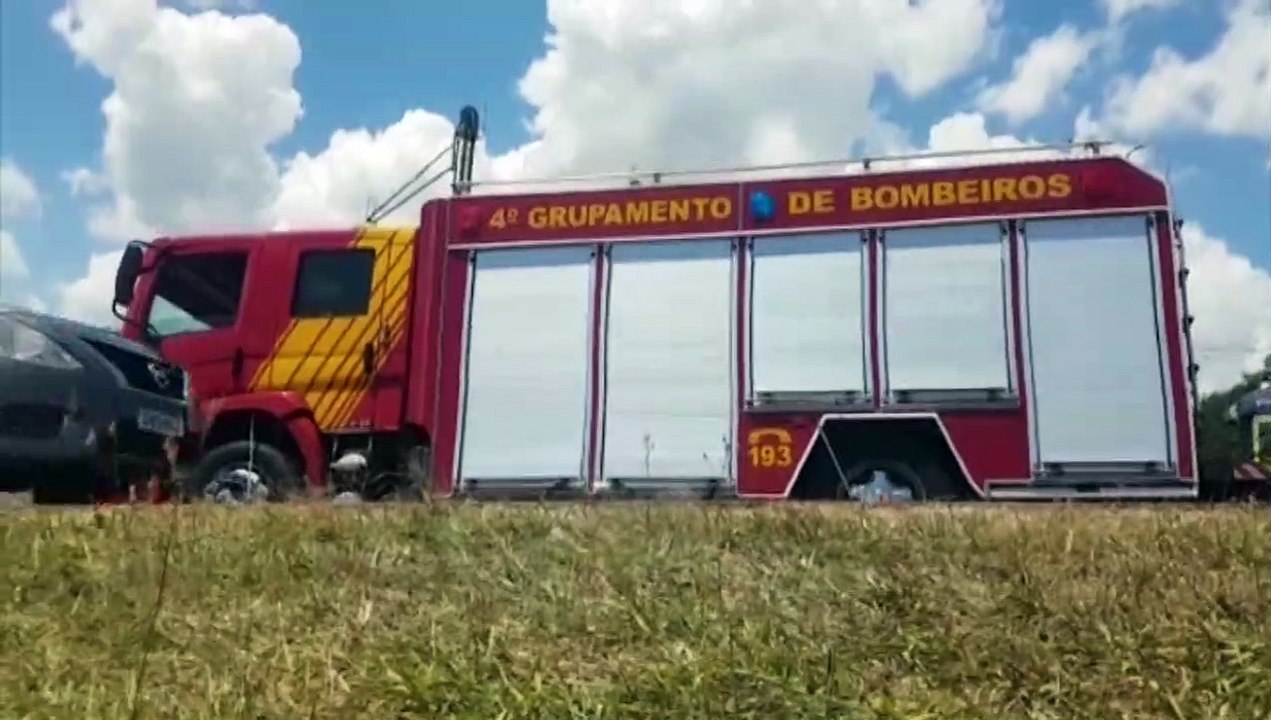 Mulher fica ferida em engavetamento na BR-277, em Cascavel