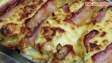 Filé de frango com bacon e queijo parmesão