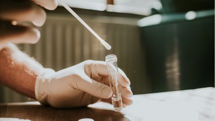 FEMME ACTUELLE - Variant Omicron : des centaines de milliers de cas