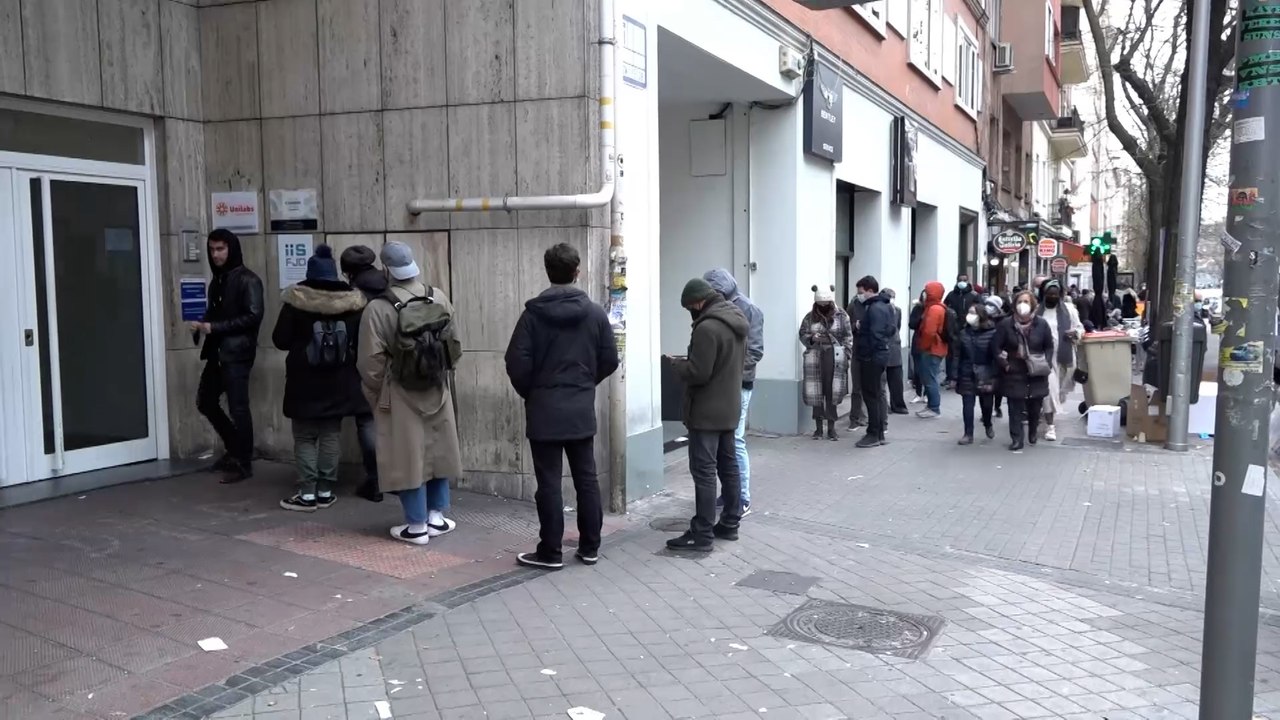 إسبانيا.. ارتفاع الإصابات بكورونا يضغط على المستشفيات