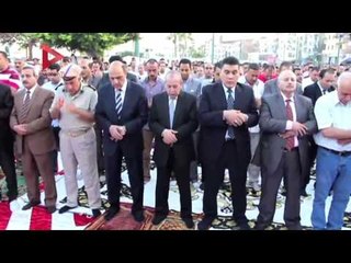 محافظ دمياط يصلي العيد وسط ألاف المواطنين
