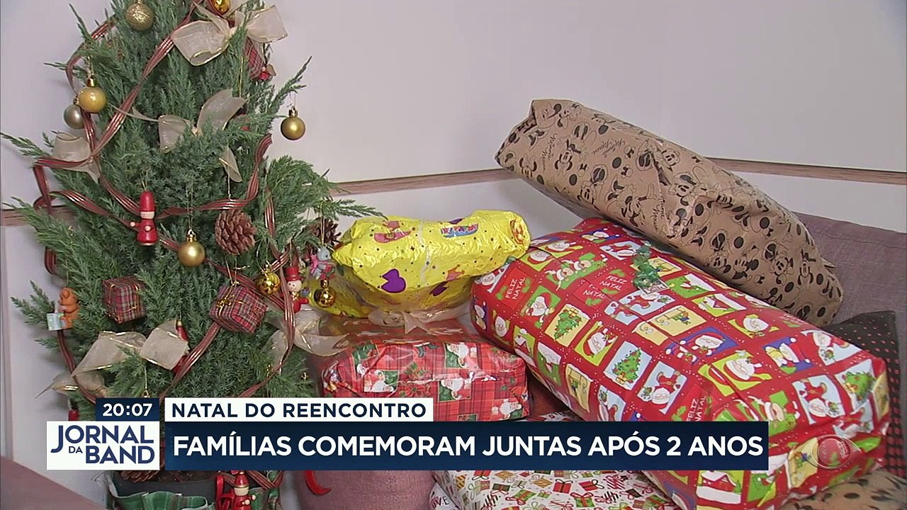 Falta pouco para o natal do reencontro. Com bastante gente vacinada, ficou mais seguro ainda assim, é bom garantir que não vai ter aglomeração.