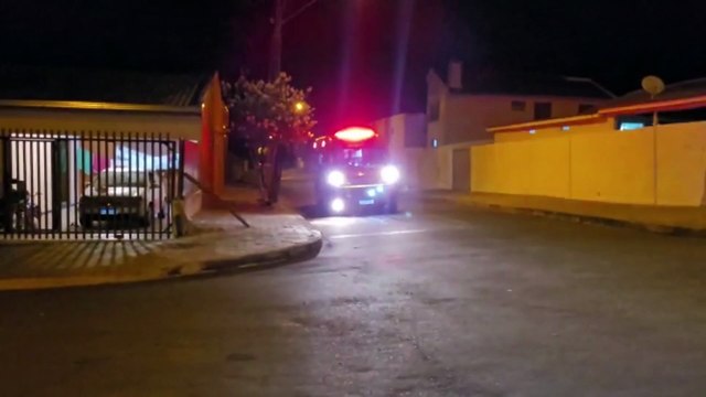 Durante o banho, mulher de 53 anos sofre queda, fica ferida e precisa dos cuidados do Siate no Bairro Guarujá