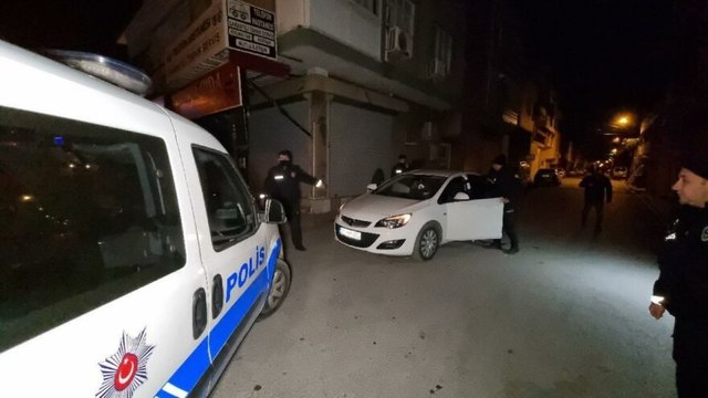 Babasının arabasını kaçırdı, ortalığı birbirine kattı!