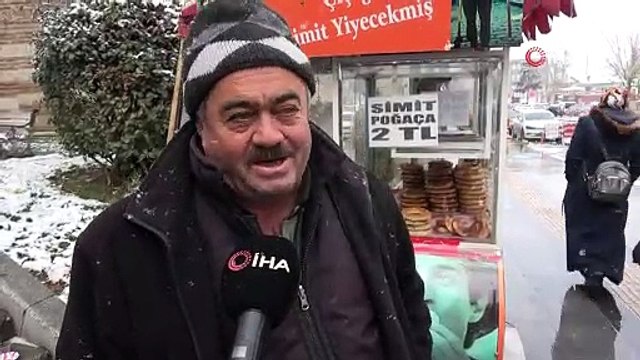 Lapa lapa yağan kar sevindirdi