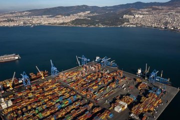 İzmir Limanı'nda yılın 11 ayında yaklaşık 8,5 milyon ton yük elleçleme yapıldı - DRONE???????