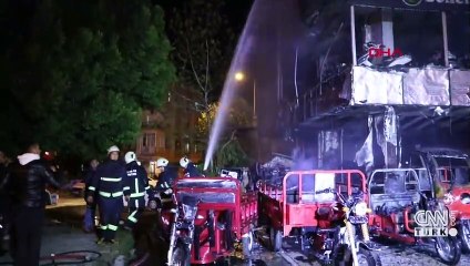 Motosiklet bayisi alevlere teslim oldu