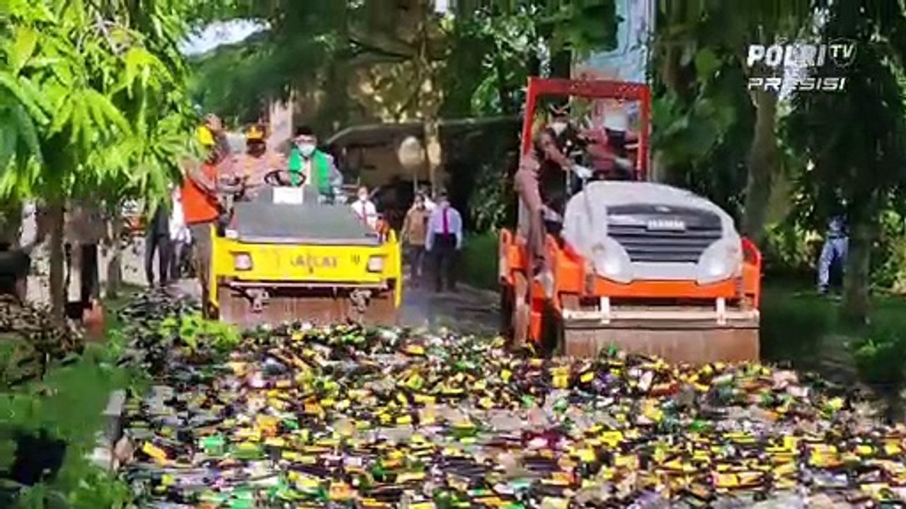 Polda Banten Musnahkan Puluhan Ribu Botol Miras Jelang Nataru