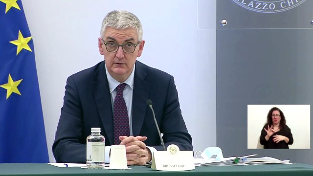 Brusaferro: Omicron diventerà dominante, i vaccini proteggono dalle varianti
