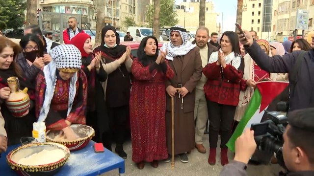 فعاليات نسائية تندد بترويج إسرائيل للثوب الفلسطيني كجزء من الموروث اليهودي