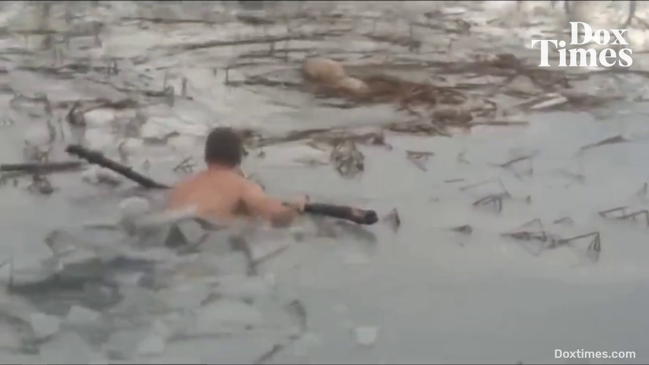 Polisi Rela Terjun ke Waduk Beku demi Selamatkan Seekor Anjing