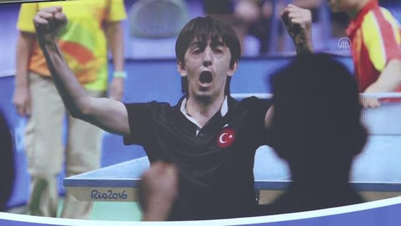 Milli masa tenisçiler Abdullah ile kardeşi Ali Öztürk "Yılın Fotoğrafları" oylamasına katıldı