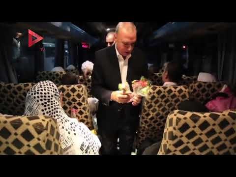 محافظ قنا يودع 382 من حجاج الجمعيات الأهلية بالورود