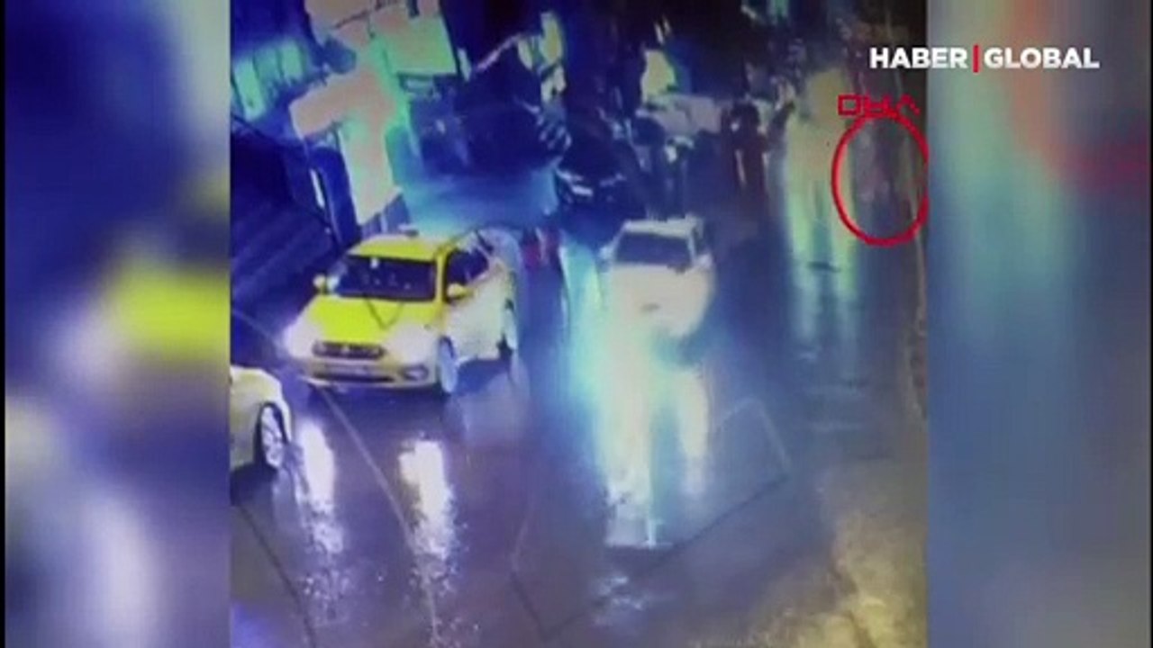 Bayrampaşa'da girdiği evlerden birinde ev sahibine yakalanan hırsız böyle kaçtı