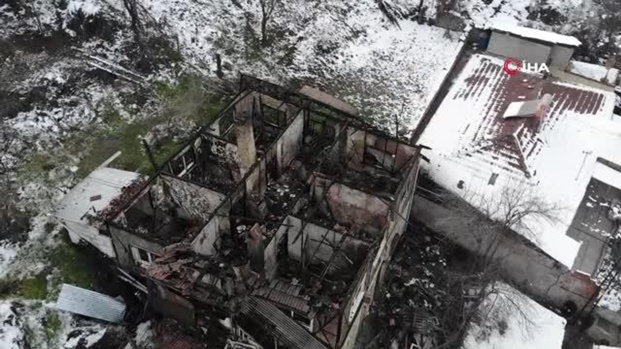 Yanan evin enkazındaki cesede 16 saat sonra ulaşıldı