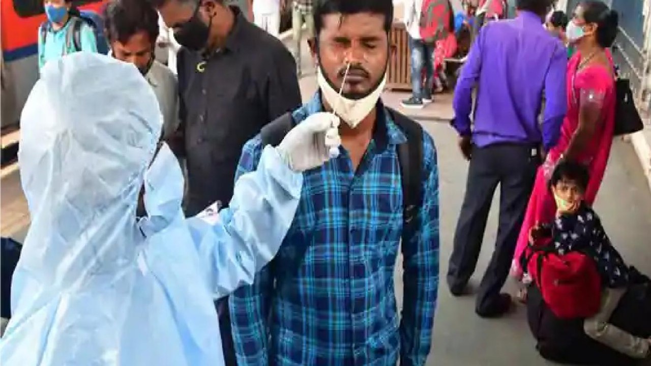 Omicron Cases: Maharashtra imposes night curfew