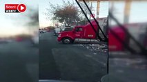 Meksika’da belediye işçileri sokaklara çöp dökerek ateşe verdi