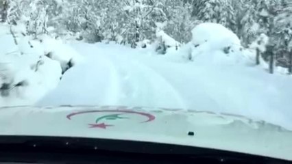 Kar nedeniyle köyde mahsur kalan hastaya 3 saatte ulaşıldı