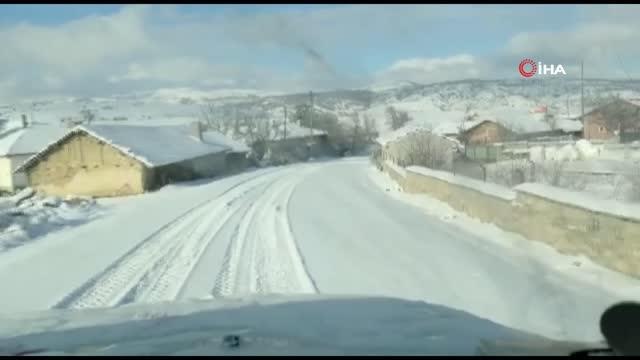 Hastaların imdadına kar paletli ambulans yetişti