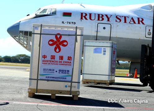 Nicaragua recibe 800 mil dosis de vacunas Sinopharm donadas por la República Popular China
