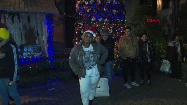 SAİNT ANTUAN KİLİSESİ'NDE NOEL AYİNİ YAPILDI