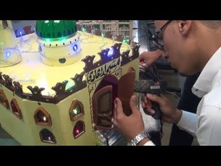 فنان بالفطرة يبني مجسمات بالخشب .. "عبدالهادى" تعبها أغلى من ثمنها