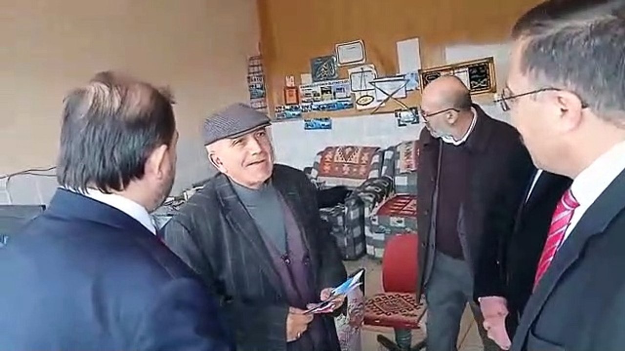 Ak parti Artova İlçe Başkanının babası böyle dedi; Erdoğan var ya Türkiye'yi satıyor.