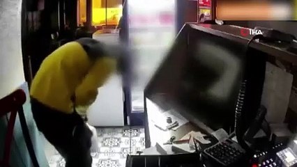 Şaşırtan hırsız! Önce Türk bayrağını öptü, sonra...