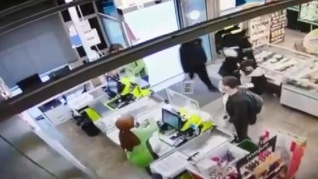 Bulduğu kredi kartıyla alışveriş yapan şüpheli yakalandı