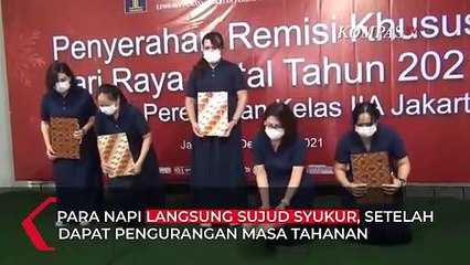 Download Video: Berkat di Hari Natal, 19 Napi Perempuan di Lapas Pondok Bambu Mendapat Remisi Hingga 2 Bulan