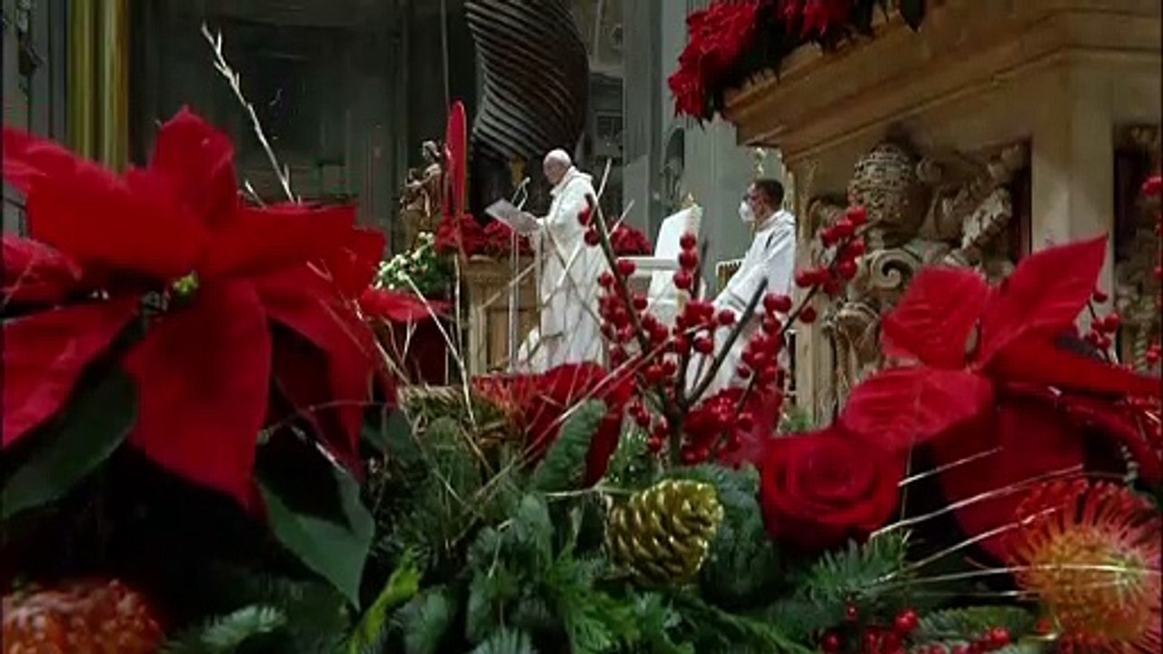 El Papa celebra la misa de Nochebuena con menos aforo pese al aumento de casos