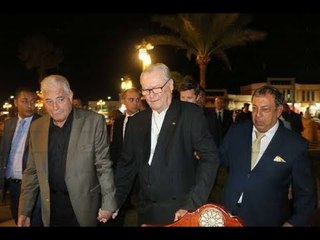 زوج ملكة الدنمارك في جولة سياحية بشرم الشيخ