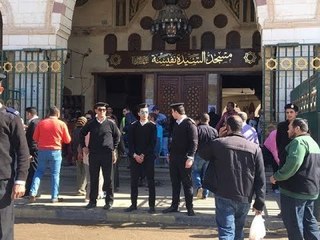 الشرطة تؤمن مسجد السيدة نفسية استعدادا لجنازة شادية