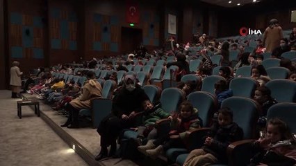 Esenyurt'ta çocuklara hayvanları sevdiren gölge gösterisi