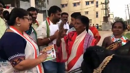 ಚಂದಾಪುರ ಪುರಸಭಾ ಚುನಾವಣೆಯಲ್ಲಿ ಕಾಂಗ್ರೆಸ್ ಅಭ್ಯರ್ಥಿಗಳ ಪರ ಮತಯಾಚಿಸಿದ ಸೌಮ್ಯ ರೆಡ್ಡಿ