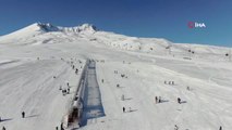 Erciyes'te sezon açıldı, kayakseverler pistlere koştu