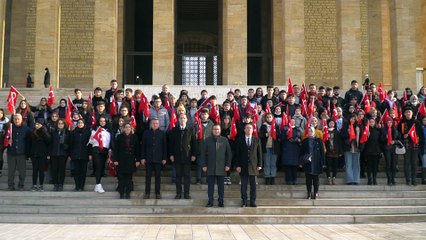Başkan Kanar 99 öğrenci ile Ata’nın huzuruna çıktı
