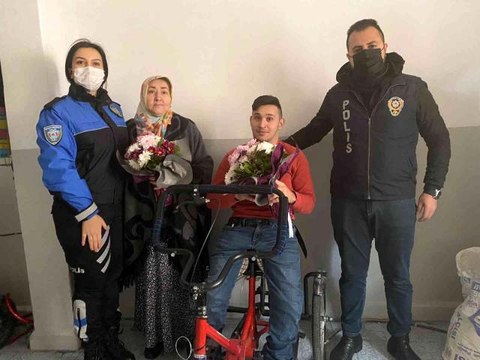 Yürüme engelli kişinin elektrikli bisikletini çalan şüpheli yakalandı