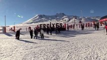 Erciyes'teki kayakseverler, AA'nın 