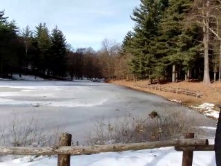 IL LAGO COSSAVELLA GHIACCIATO (SALA BIELLESE, PIEMONTE, ITALY)