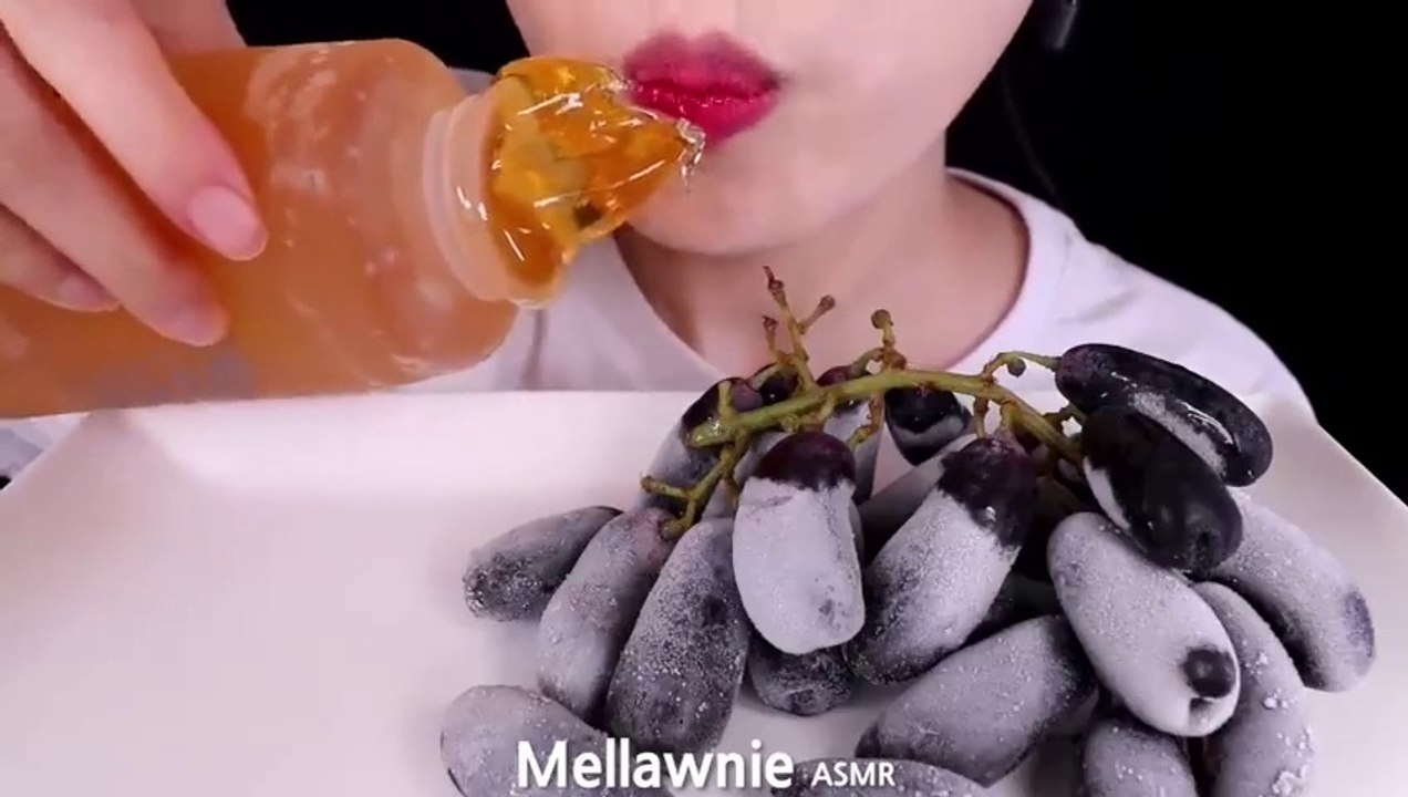 ASMR FROZEN FRUITS, SAPPHIRE GRAPE, HONEY JELLY 얼린과일, 사파이어 포도, 꿀젤리 EATING SOUNDS MUKBANG 먹방