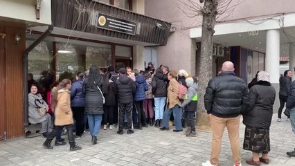 Bakan Özer'in Kosova'daki Türk çocuklarına sözünü verdiği tabletler dağıtıldı