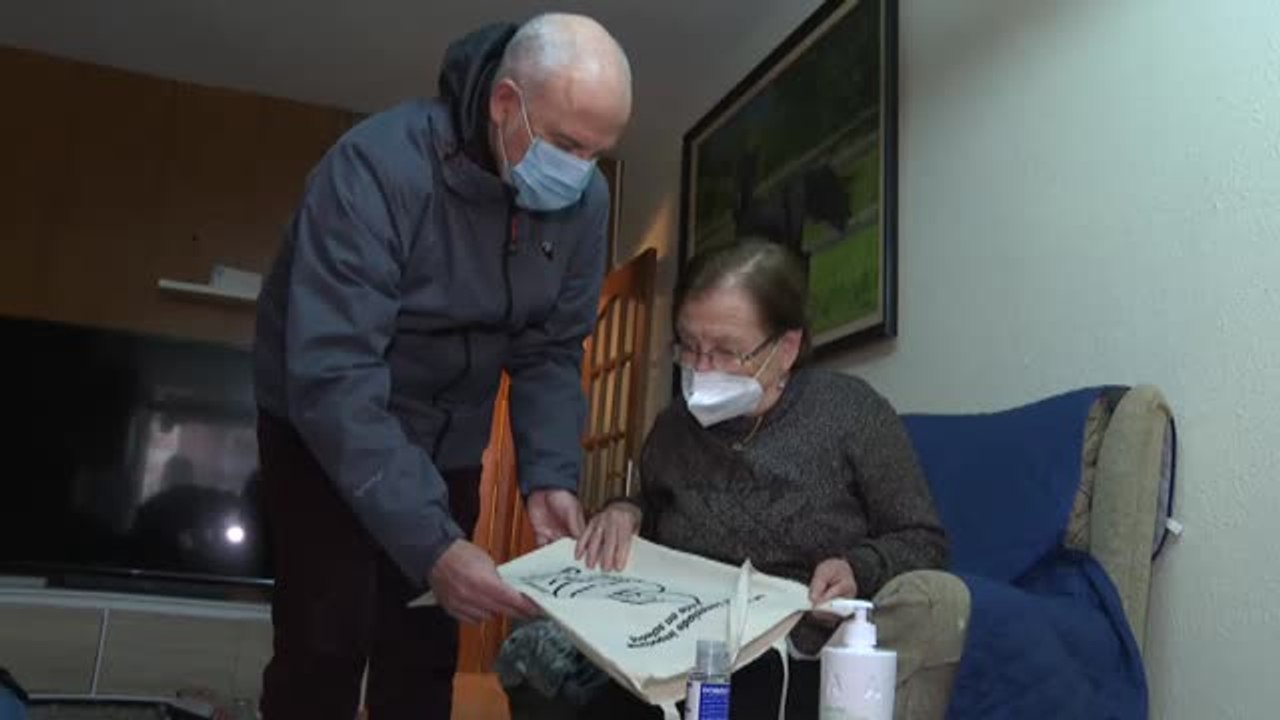 Iniciativas solidarias para que los mayores no estén solos en Navidad